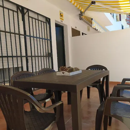 Gran Adosado De Esquina Muy Cerca De La Playa En La Antilla * Huelva